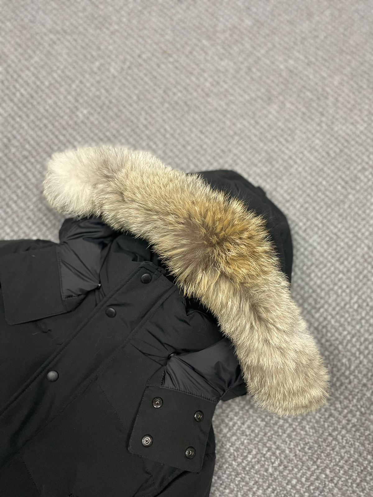 Canada Goose Coyote Fur Ruff (46cm) – Unknown Seller