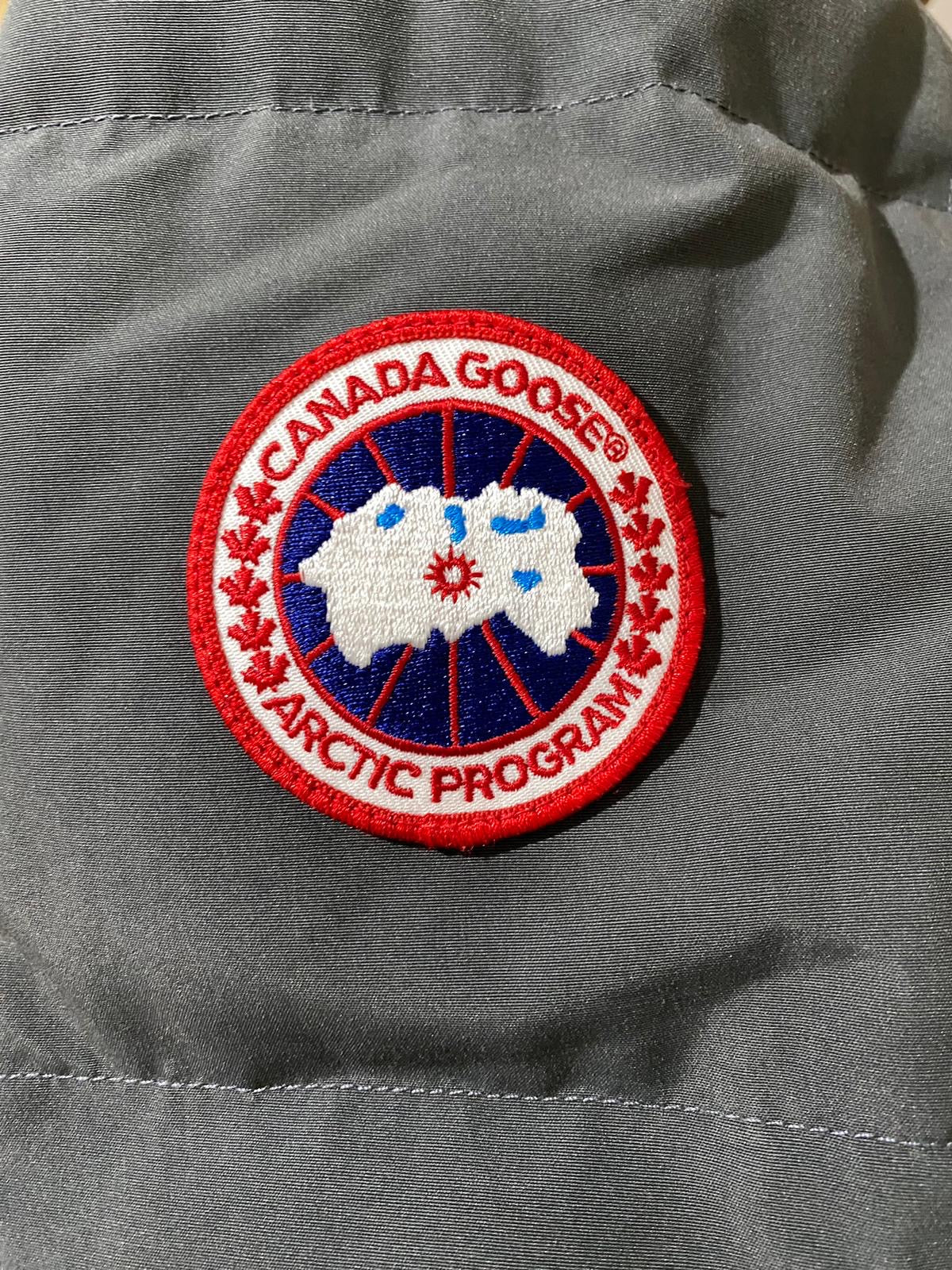 Canada Goose Carson Parka Graphite Very Good (Large)