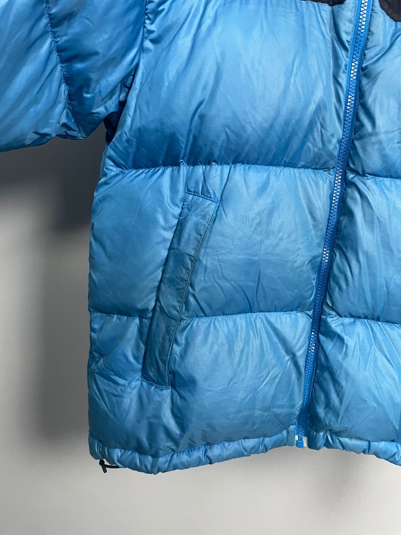 The North Face Light Blue Nuptse 700 Very Good (Small)