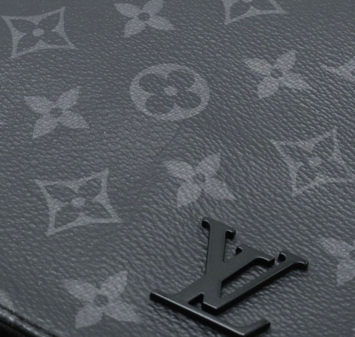 Louis Vuitton ブラックケース ポルト カルト・マグネット モノグラム・エクリプス｜ルイ