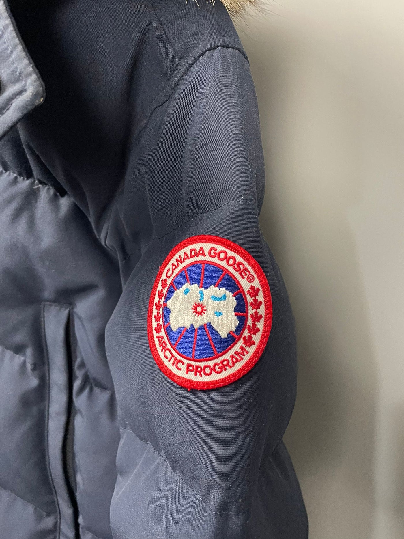 Canada Goose Wyndham Parka Admiral Blue Good (Medium)