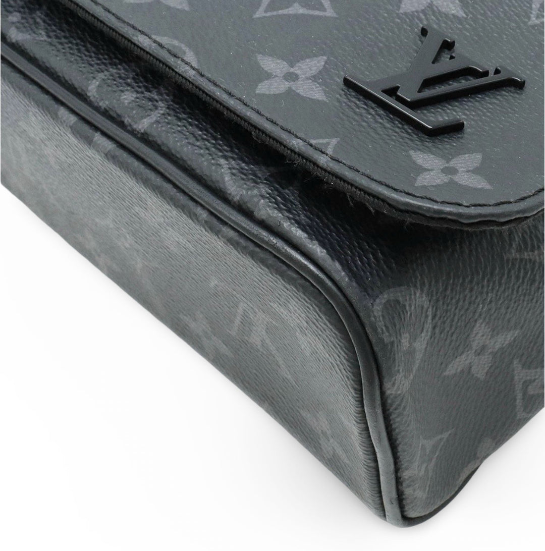 【美品】LOUIS VUITTON ディストリクトMM NM M44001 Amazon.co.jp: Louis Vuitton M44001 Monogram Eclipse LV Men's