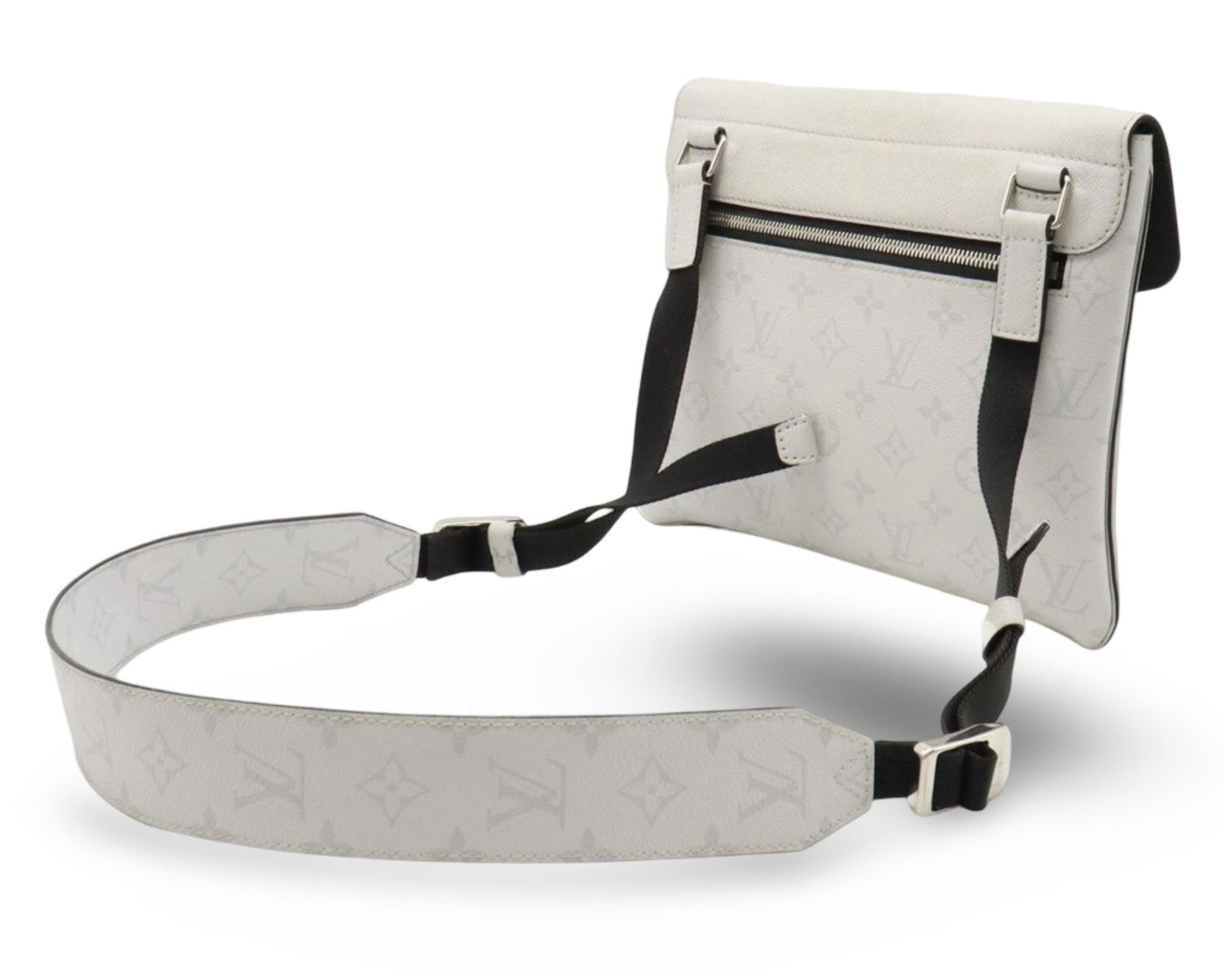 Louis Vuitton Monogram Taigarama Outdoor Messenger Bag White M30411 Unknown Seller